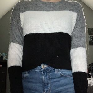 Gray, Black, & White Long Sleeve Sweater Top Small